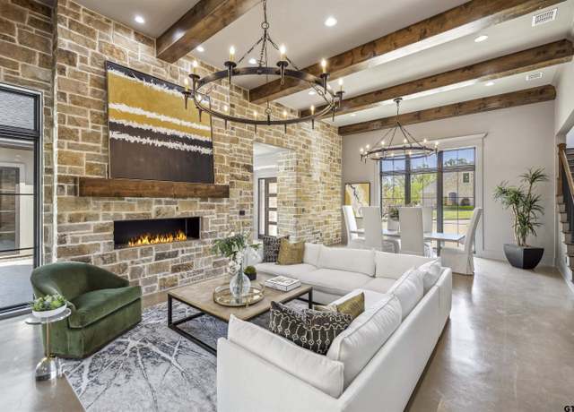 Property at 2623 Oak Aly, Tyler, TX 75703, 4 beds, 4.5 baths