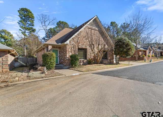 Property at 7802 Chancery Ln, Tyler, TX 75703, 3 beds, 2 baths