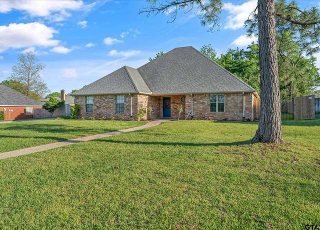 Property at 504 Susie St, Chandler, TX 75758, 3 beds, 2.5 baths