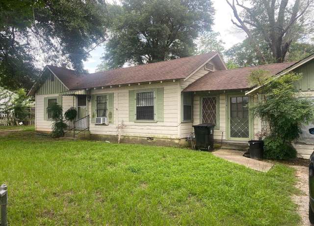 Property at 124 Dixie Ln, Tyler, TX 75706, 4 beds, 2 baths