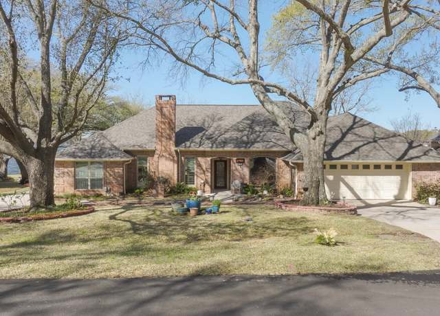 Property at 21184 Bay View Dr, Flint, TX 75762, 3 beds, 2.5 baths