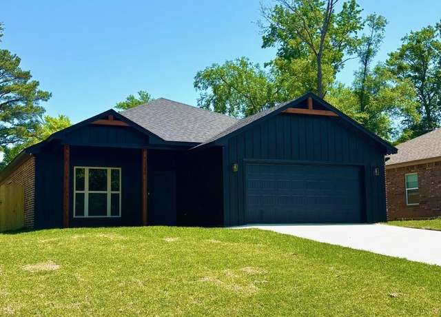 Property at 2316 Hughey Dr, Tyler, TX 75701, 3 beds, 2 baths