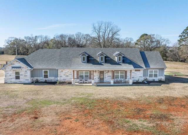 Property at 2140 Fm 2213, San Augustine, TX 75972, 5 beds, 3.5 baths