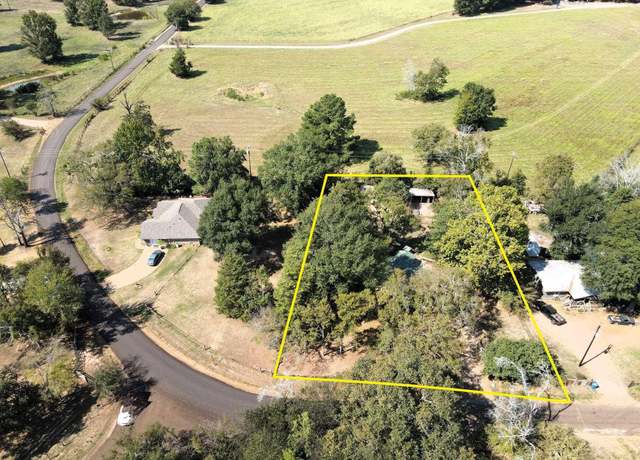 Property at 135 Cr 3605, Bullard, TX 75757, 2 beds, 1 bath