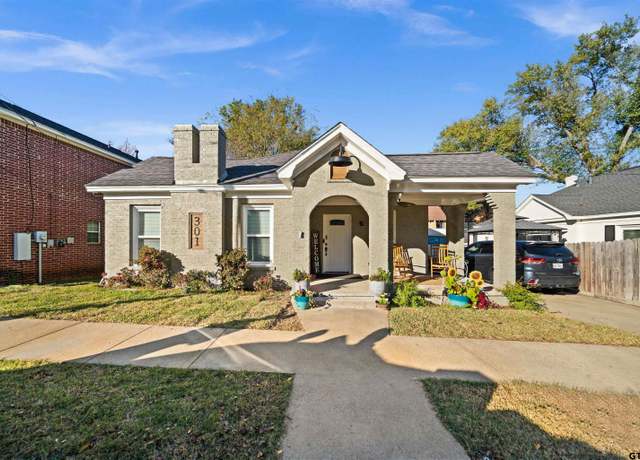 Property at 301 W Charnwood St, Tyler, TX 75701, 2 beds, 2.5 baths
