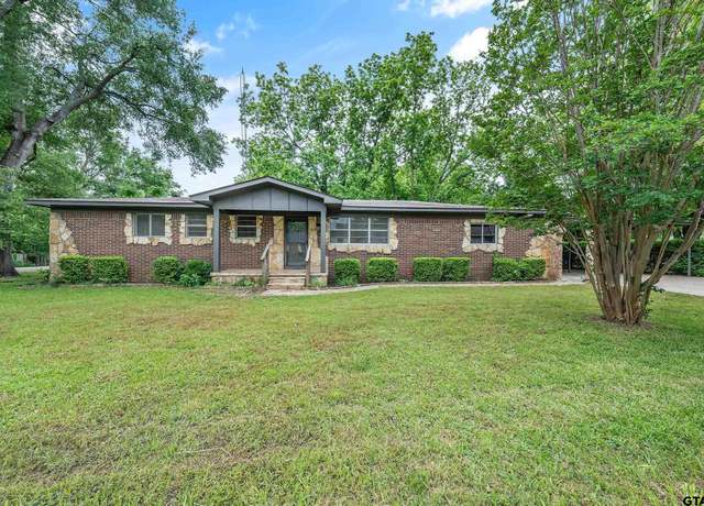 Property at 400 Wendy St, Lindale, TX 75771, 4 beds, 2 baths