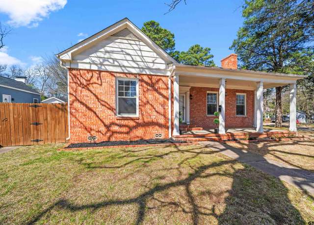 Property at 705 S Vine Ave, Tyler, TX 75701, 4 beds, 2 baths