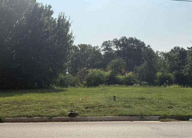 Property at 5410 Hollytree Dr, Tyler, TX 75703