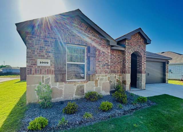 Property at 1009 N River Oaks Ln, Chandler, TX 75758, 3 beds, 2 baths