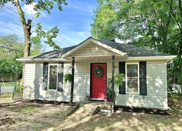 Property at 411 N Henry St, Lindale, TX 75771, 3 beds, 1 bath