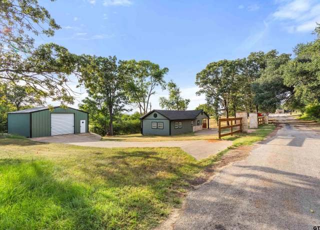 Property at 10950 Crestview Ln, Frankston, TX 75763, 3 beds, 2 baths