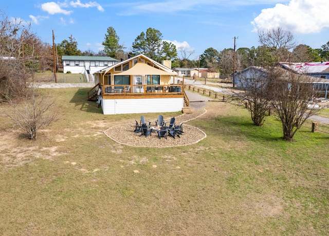 Property at 21820 Royal Forest Dr, Frankston, TX 75763, 3 beds, 2 baths