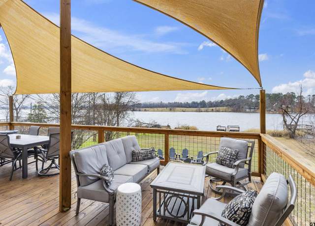 Property at 21820 Royal Forest Dr, Frankston, TX 75763, 3 beds, 2 baths
