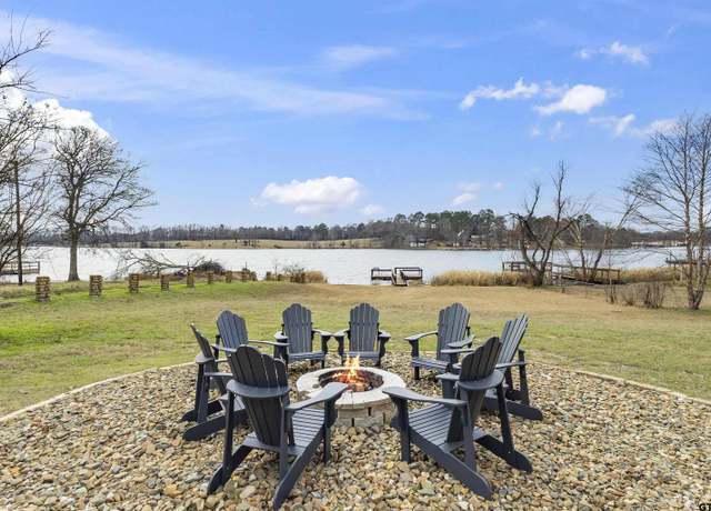 Property at 21820 Royal Forest Dr, Frankston, TX 75763, 3 beds, 2 baths