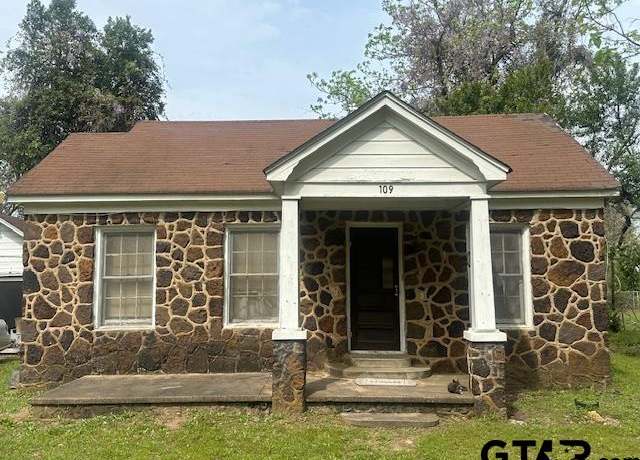 Property at 109 Lynch St, Palestine, TX 75803, 2 beds, 1 bath