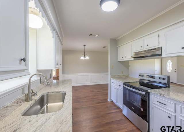 Property at 14212 Arber St, Flint, TX 75762, 3 beds, 2 baths