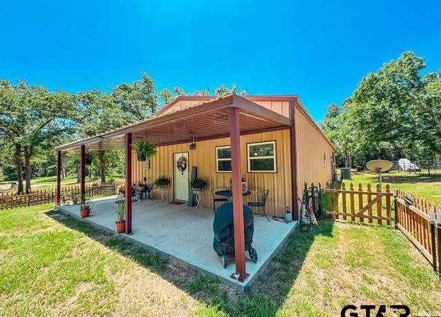 Property at 2722 An County Road 359, Palestine, TX 75803, 5 beds, 2 baths