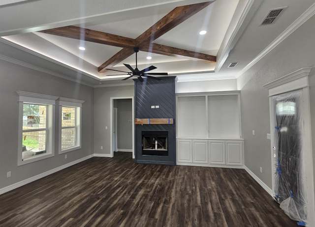 Property at 105 Johnston St, Arp, TX 75750, 3 beds, 2 baths