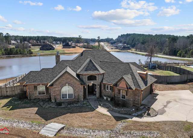 Property at 189 Grace Ln, Diana, TX 75640, 3 beds, 2.5 baths
