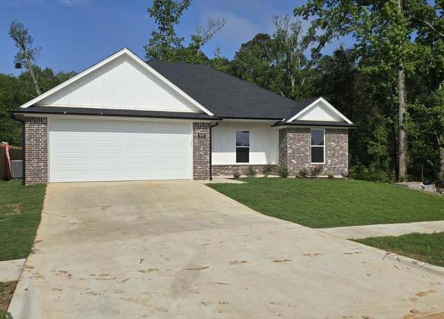 Property at 900 Alex Dr, Whitehouse, TX 75791, 4 beds, 2 baths