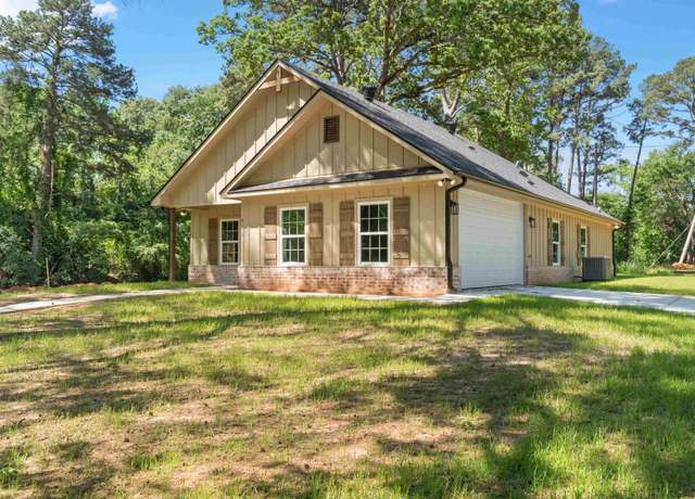 Property at 511 Wood St, Gladewater, TX 75647, 3 beds, 2 baths
