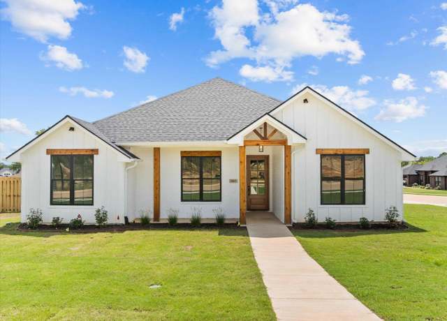 Property at 16413 Clearview Dr, Lindale, TX 75771, 4 beds, 2 baths