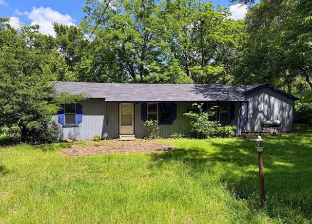 Property at 4066 County Rd 398, Tyler, TX 75707, 3 beds, 1 bath