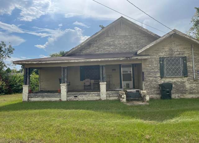 Property at 200 N Horace Ave, Tyler, TX 75702, 3 beds, 1 bath