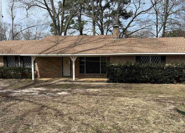 Property at 611 Northgate Rd, Hideaway, TX 75771, 3 beds, 2 baths