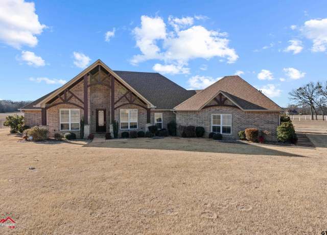 Property at 15671 Stallion Lake Blvd, Lindale, TX 75771, 3 beds, 2.5 baths