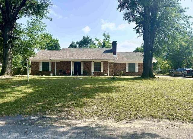 Property at 12905 Sunset Dr, Tyler, TX 75704, 2 beds, 2 baths