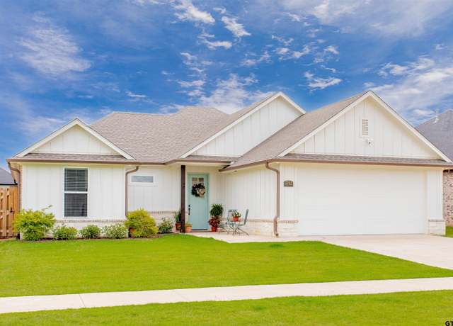 Property at 1702 Tres Dr, Whitehouse, TX 75791, 3 beds, 2 baths
