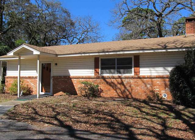 Property at 322 Lakeview Dr, Hideaway, TX 75771, 1 bed, 2 baths