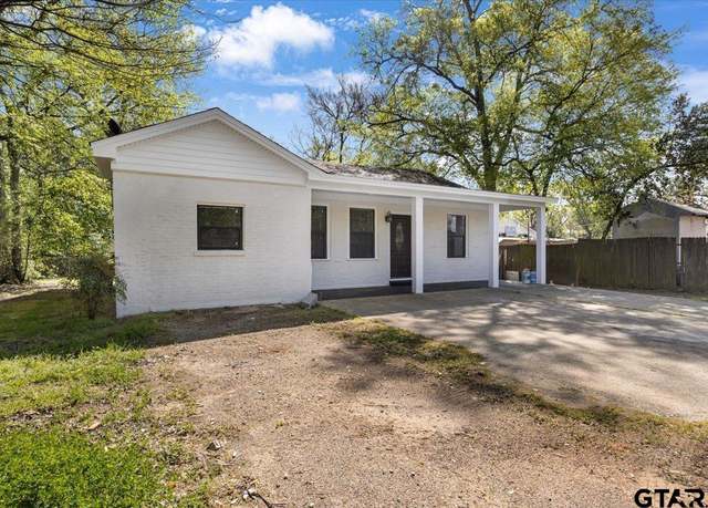 Property at 906 Old Noonday Rd, Tyler, TX 75701, 3 beds, 2 baths