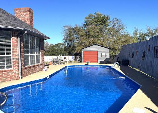 Property at 9112 Deerfield Dr, Tyler, TX 75703, 4 beds, 2.5 baths