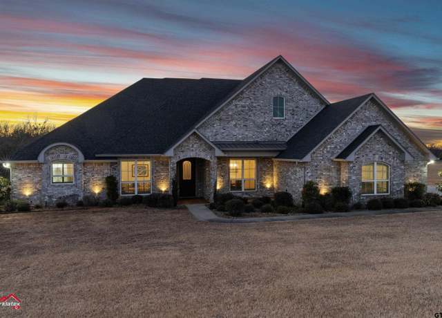 Property at 15631 Stallion Lake Blvd, Lindale, TX 75771, 4 beds, 3.5 baths