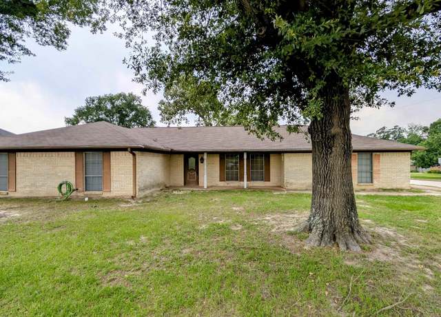 Property at 203 Eisenhower Dr, Tyler, TX 75704, 3 beds, 2 baths