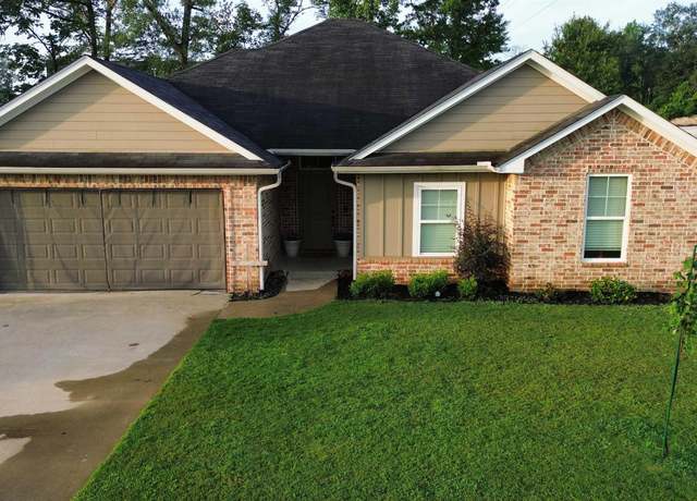 Property at 3123 Oak Bnd, Tyler, TX 75707, 4 beds, 2 baths