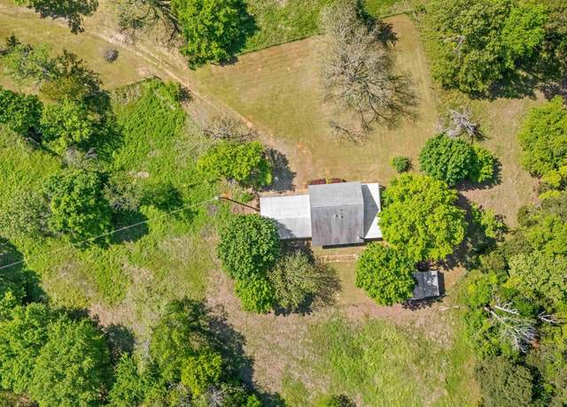 Property at 1707 Cr 4101, Jacksonville, TX 75766, 3 beds, 2 baths