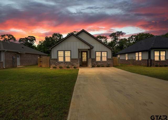 Property at 509 Zimmerman Dr, Jacksonville, TX 75766, 3 beds, 2 baths