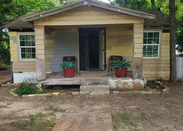 Property at 3210 Walton Rd, Tyler, TX 75701, 3 beds, 1 bath