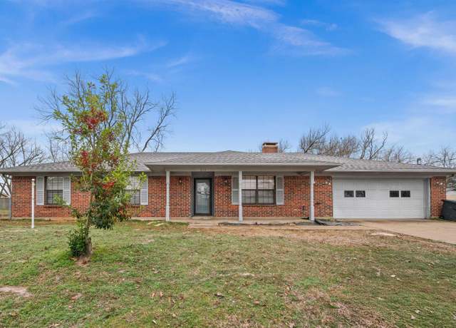 Property at 215 Pat Dr, Mineola, TX 75773, 3 beds, 2 baths