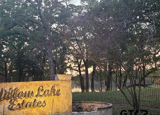 Property at 686 Eastshore Dr, Wills Point, TX 75169