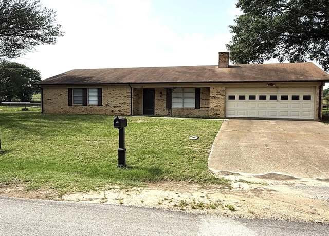 Property at 13675 Maple Dr, Tyler, TX 75709, 3 beds, 2 baths