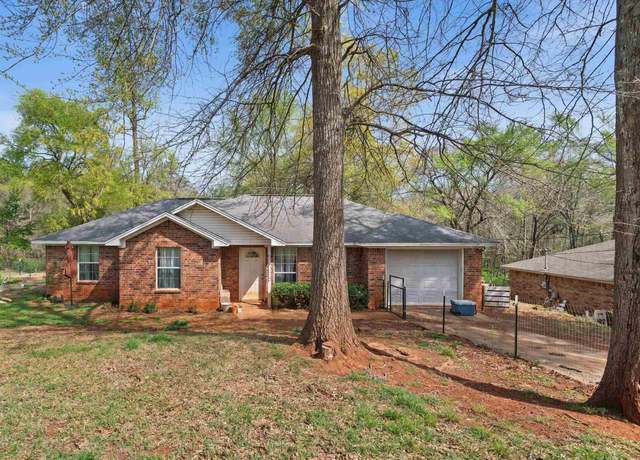 Property at 9143 Stonecreek Dr, Tyler, TX 75703, 3 beds, 2 baths