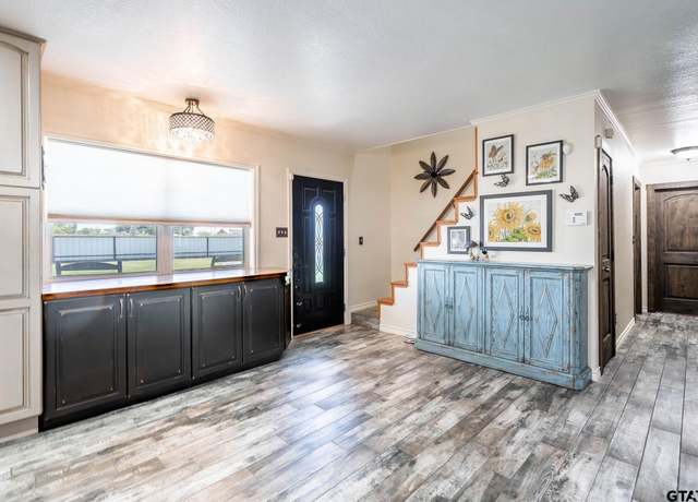 Property at 6523 N Sparta Ave, Odessa, TX 79764, 6 beds, 3.5 baths