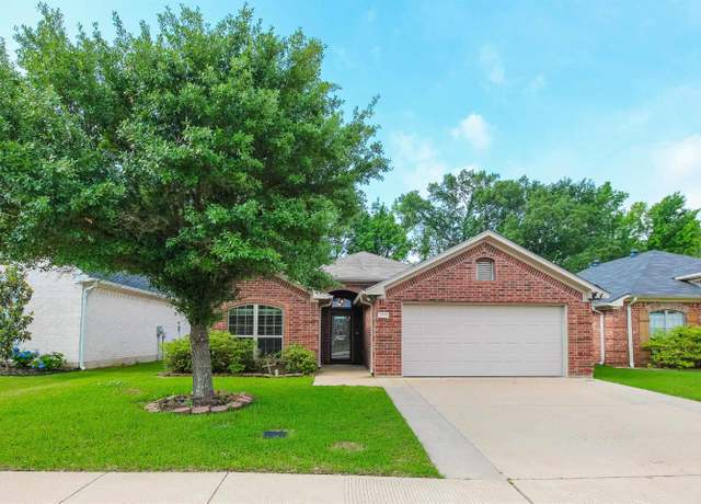 Property at 2559 Lazy Acres Ln, Tyler, TX 75707, 3 beds, 2 baths
