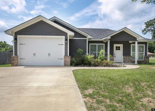 Property at 416 W South St, Lindale, TX 75771, 3 beds, 2 baths