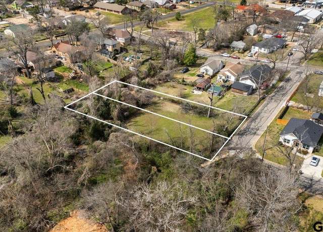 Property at 1129 S Saleh Ave, Tyler, TX 75702