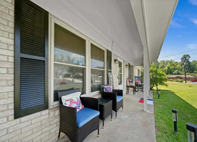Property at 221 N Dayton St, Tyler, TX 75702, 3 beds, 2 baths